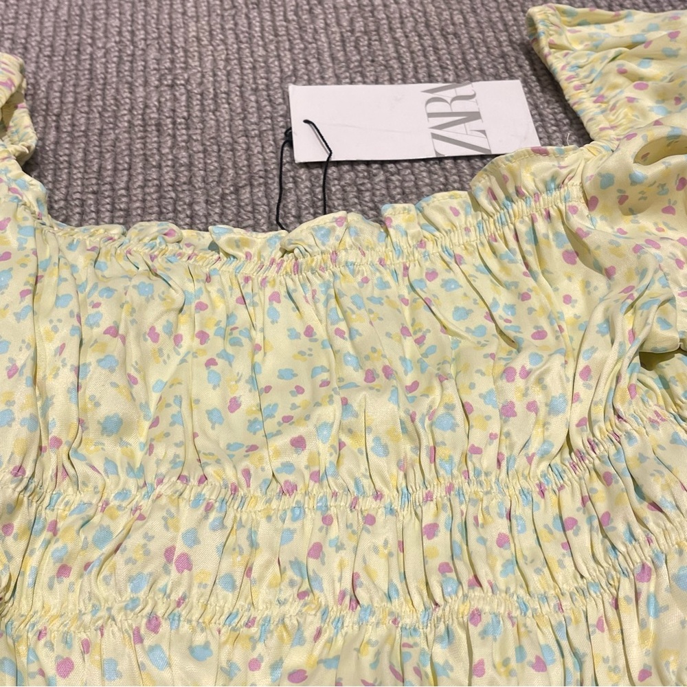 Zara Satin Effect Printed Top in Pastel Yellow (XS) - Picture 9 of 9